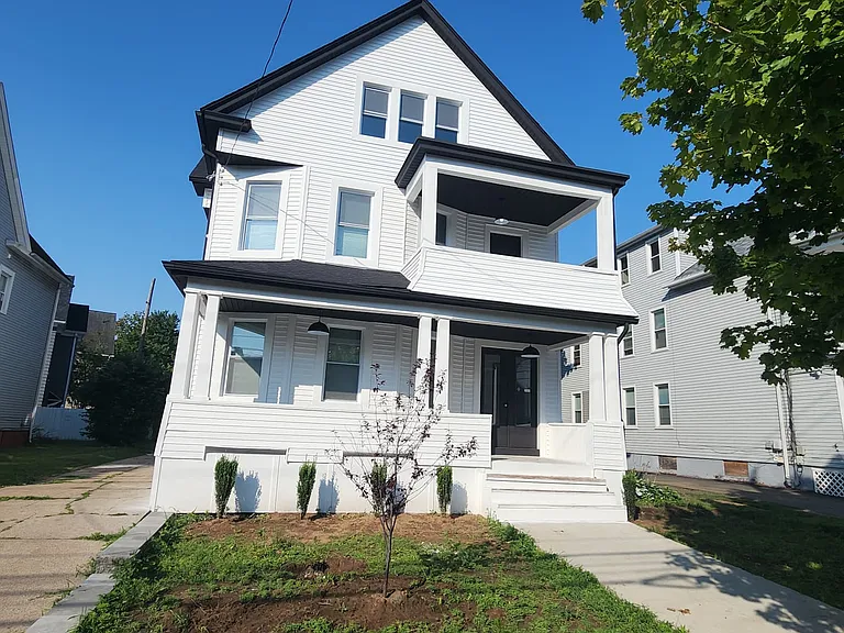 622 Whalley Ave — Photo 1
