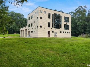 4719 W Southport Rd, Peoria, IL 61615