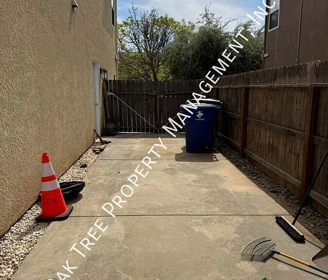 2705 Keats Ave — Photo 29