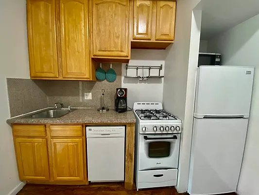 Rented by Corcoran | media 17