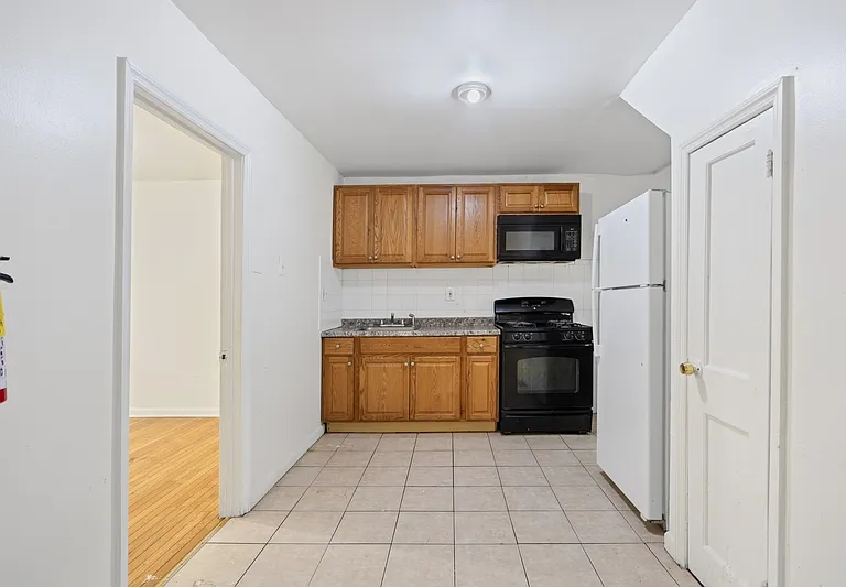 159 Cooper Ave #D — Photo 4