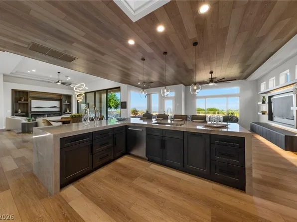 2548 Faiss Dr, Las Vegas, NV 89134