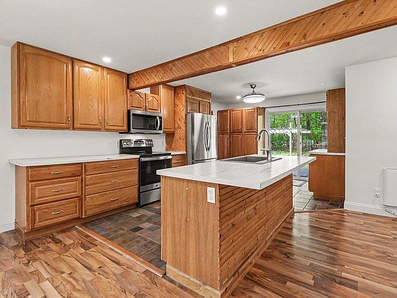 4th image of 4370 Red Apple Rd