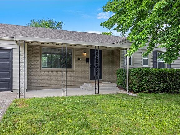 3rd image of 2916 N McComas Ln