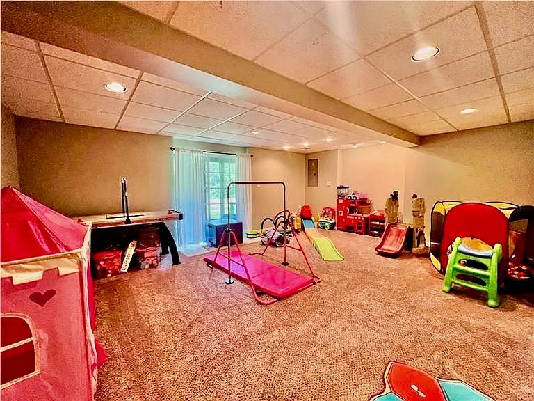 26 Monmouth Dr — Photo 21
