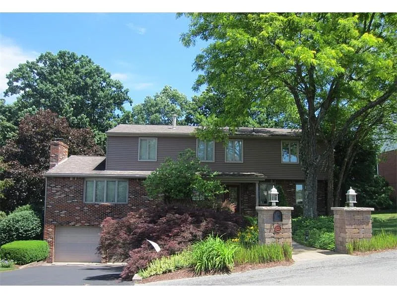 121 Regal Ct photo 1