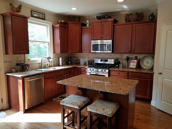Big Kitchen with Stainless