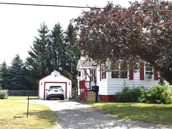 1419 Young St, Sault Sainte Marie, MI 49783