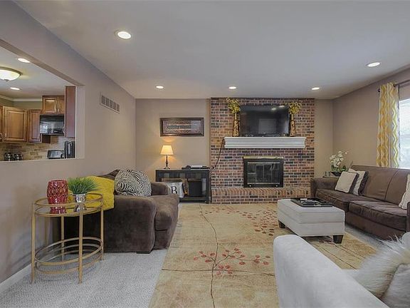 5th image of 6111 E 140th Pl