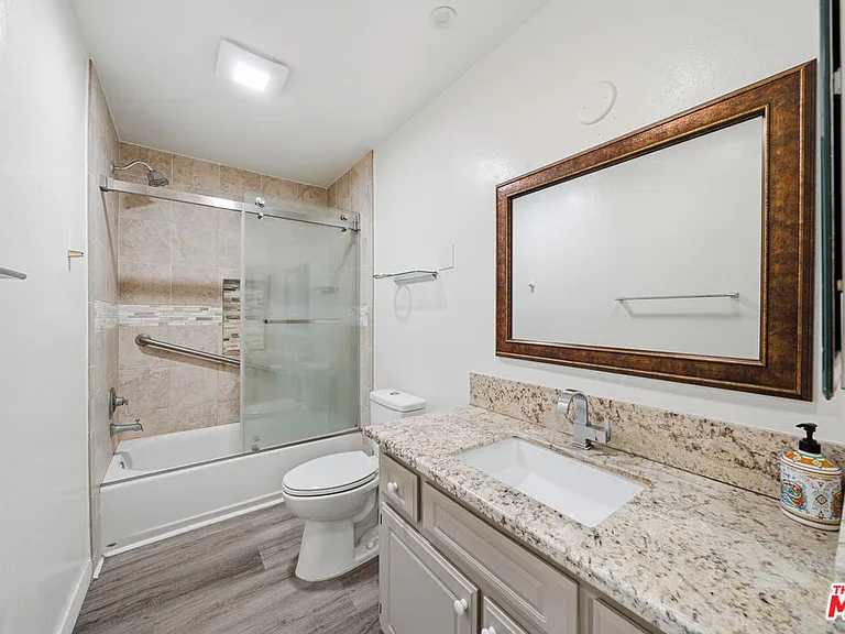3442 Del Amo Blvd — Photo 5