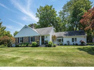 8 W Golf Club Ln, Paoli, PA 19301