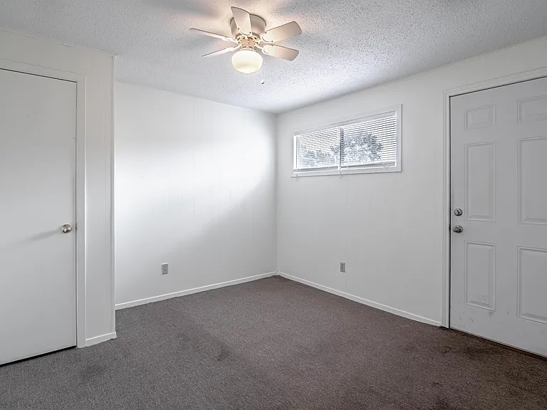 137 Lee Rd — Photo 14