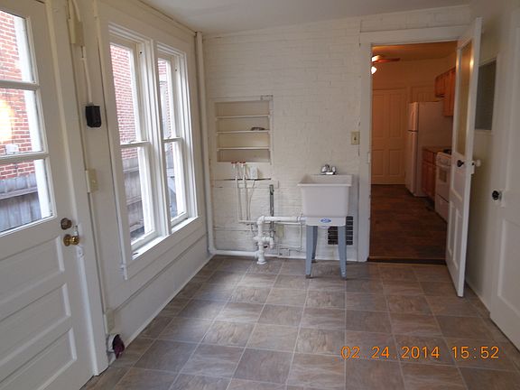 1st flr laundry/mud room