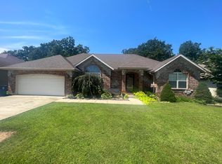 624 N Vermillion Dr, Strafford, MO 65757