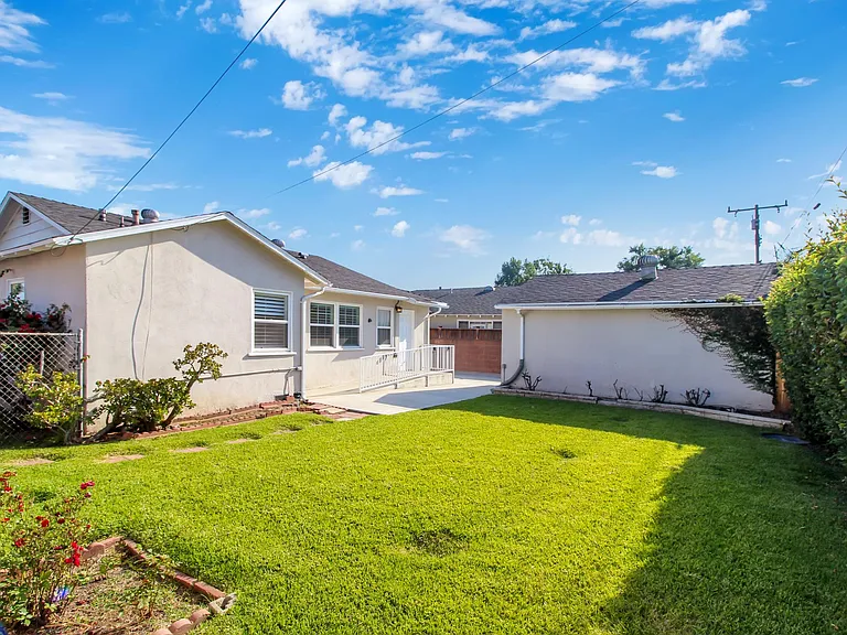 10667 Hallwood Dr — Photo 4