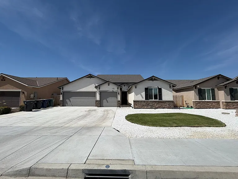 2026 Sherbrook Ave — Photo 2