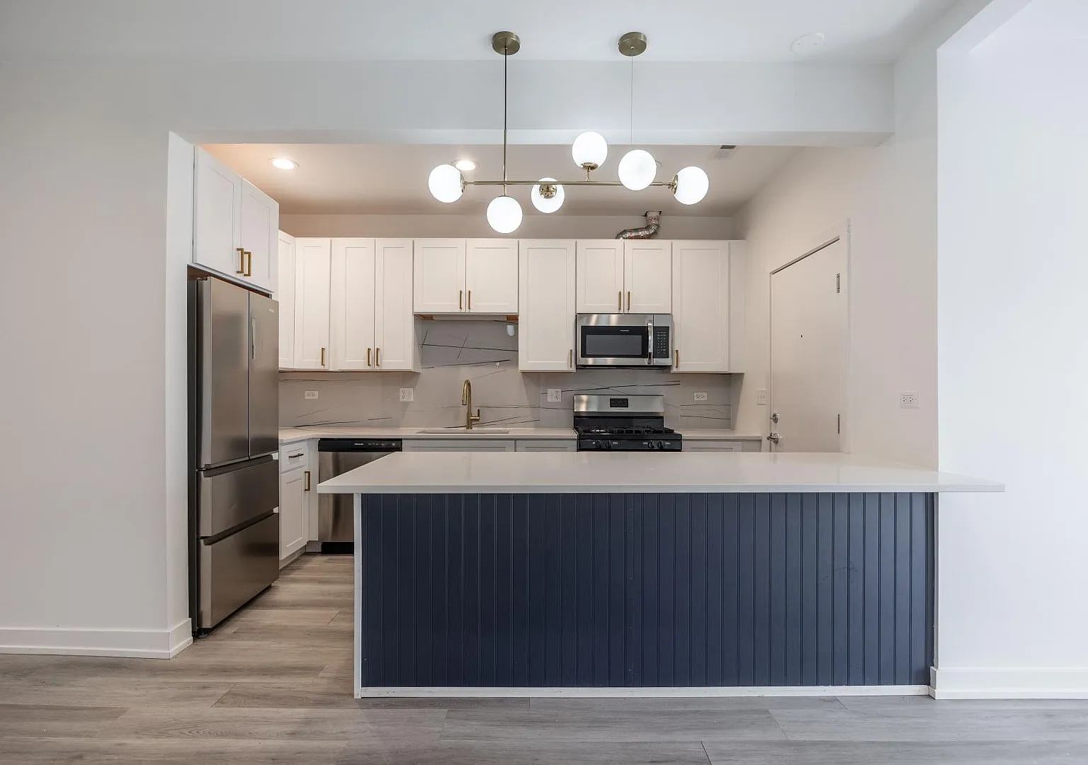 4937 North Saint Louis Avenue #2S — Photo 3