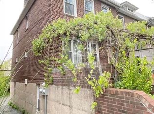 6825 Groton St, Forest Hills, NY 11375