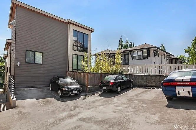 215 24th Ave E — Photo 17