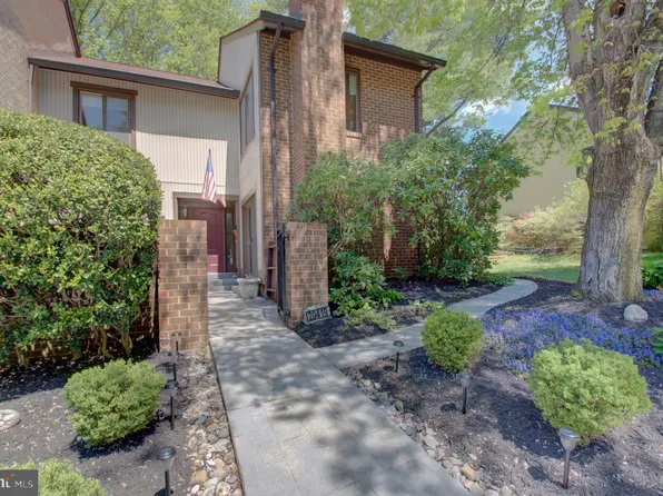 20419 Meadow Pond Pl, Gaithersburg, MD 20886