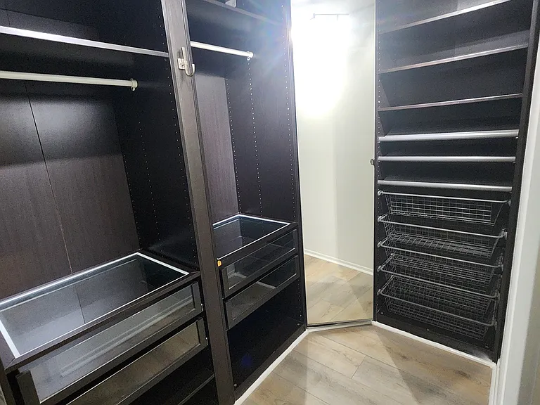 Custom fitted walking closet