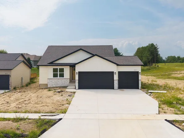 221 Riverbend Rd, Waverly, IA 50677