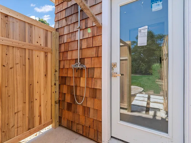 280 Shinnecock Hills Rd — Photo 66