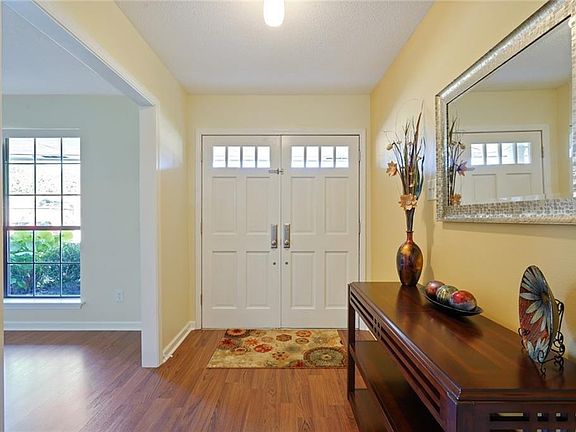 3rd image of 104 Hardwood Dr