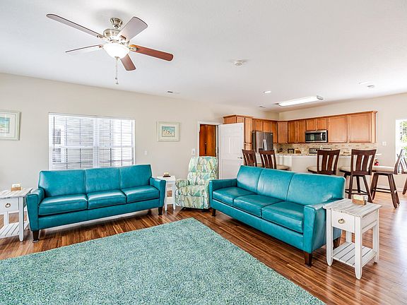 2nd image of 27 Palmas Dr.
