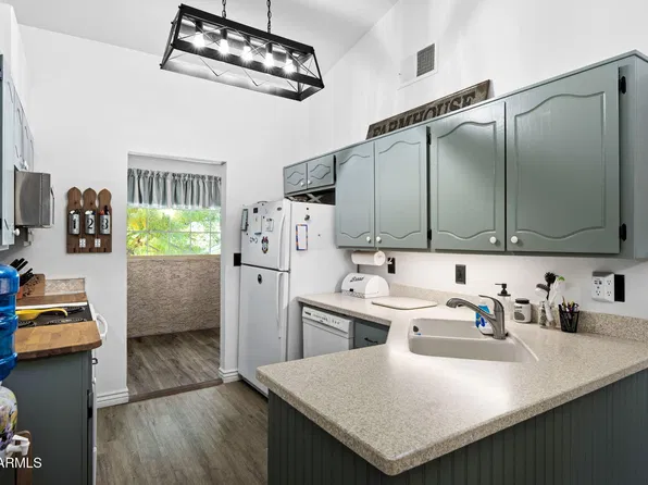 455 S DELAWARE Drive #10, Apache Junction, AZ 85120