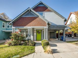 849 N Van Buren Ave, Dallas, TX 75208