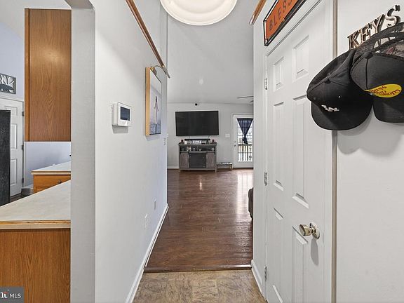 5th image of 30 Ives St