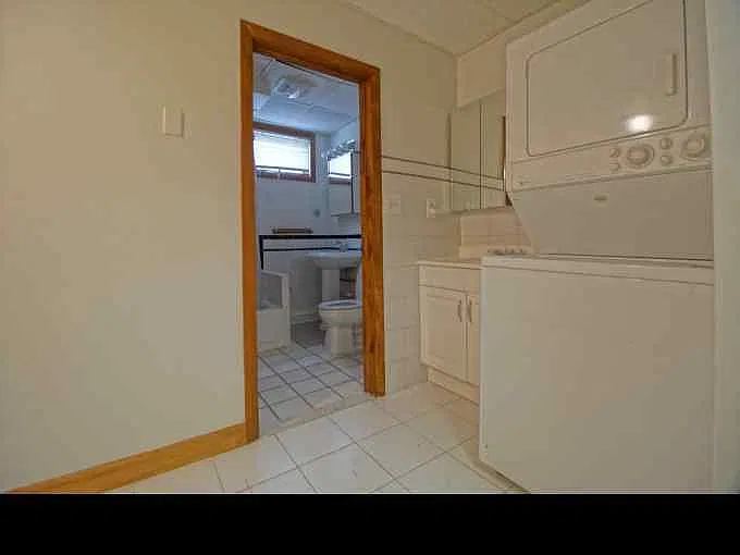 3 bed, $3,000 — Photo 2
