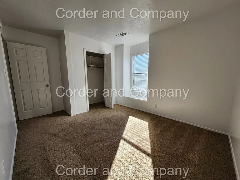 2261 Green Lake Rd NE — Photo 22