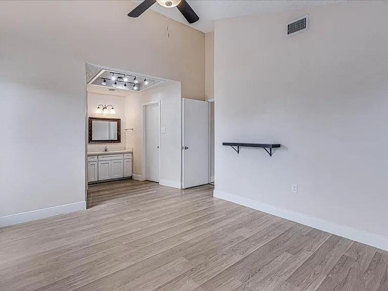 985 Crossbill St — Photo 28