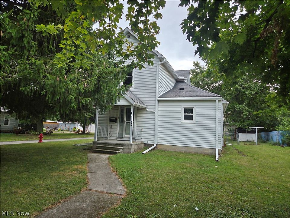 1st image of 40 Walnut St
