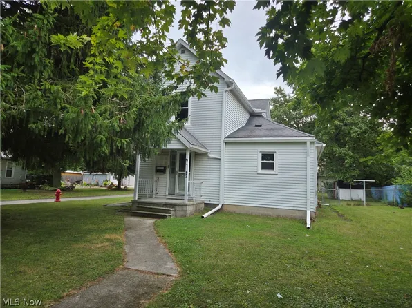 40 Walnut St, New London, OH 44851