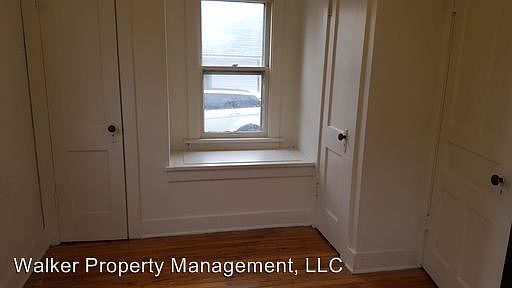 3rd image of 812 E Milwaukee St