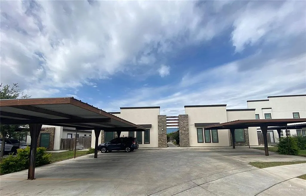 2 bed, 2.0 bath, 870 sqft, $950 — Photo 1