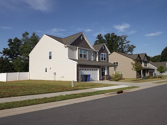 3rd image of 1410 Regal View Dr