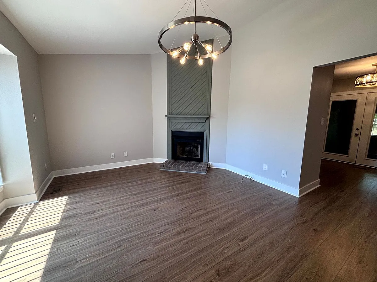 Building Photo - 575 Countrytown Dr
