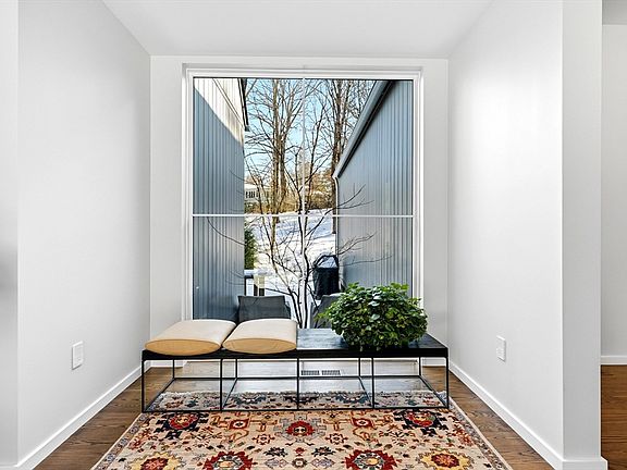 2nd image of 92 Common St