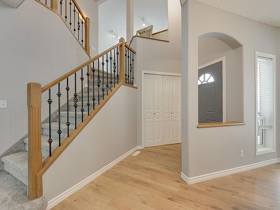 3rd image of 121 Forrest Dr