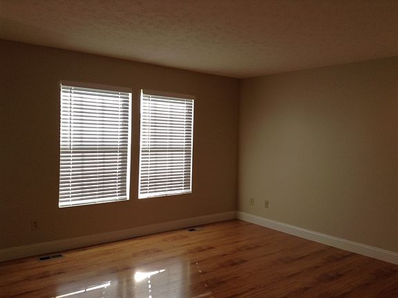 3rd image of 569 Whispering Pines Pl