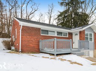 112 Lewis Dr, Pittsburgh, PA