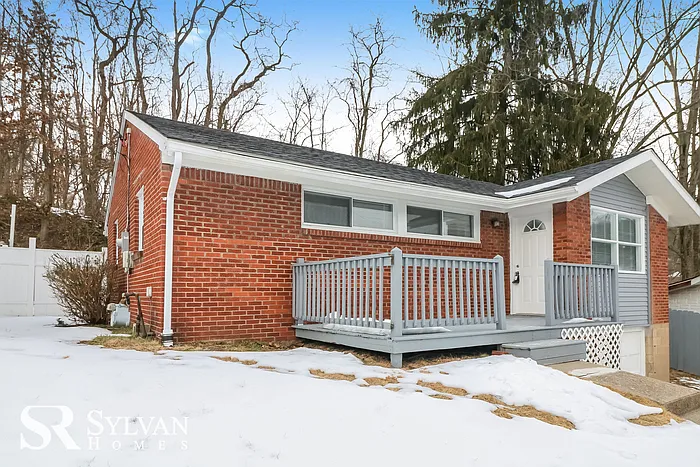 112 Lewis Dr photo 1