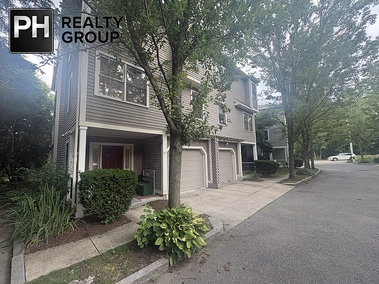 87 Pleasant St #1A — Photo 2