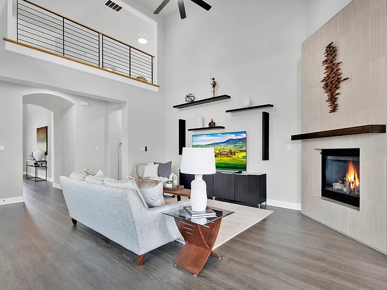 1301 Skyflower Ln — Photo 7