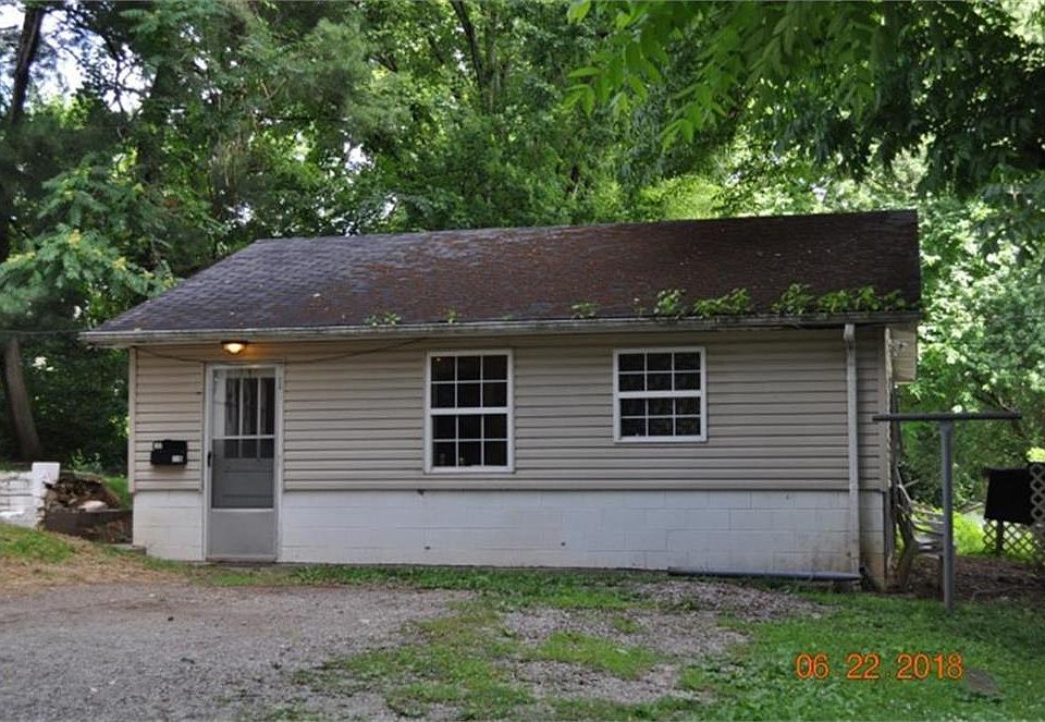 2nd image of 126 Lair St