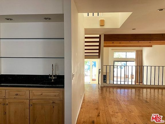 4th image of 1796 Palisades Dr